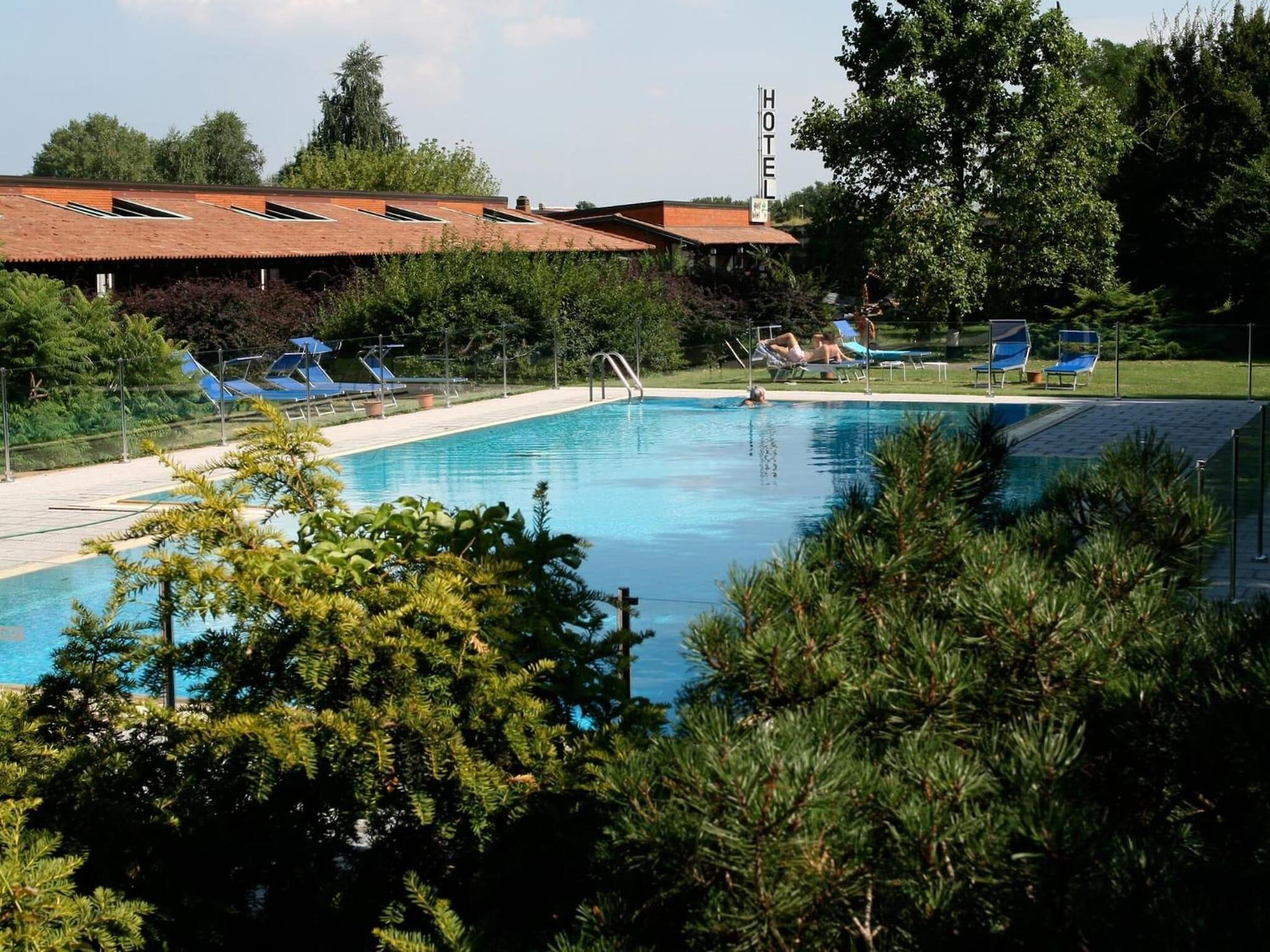 Golf Hotel Lainate Exterior foto